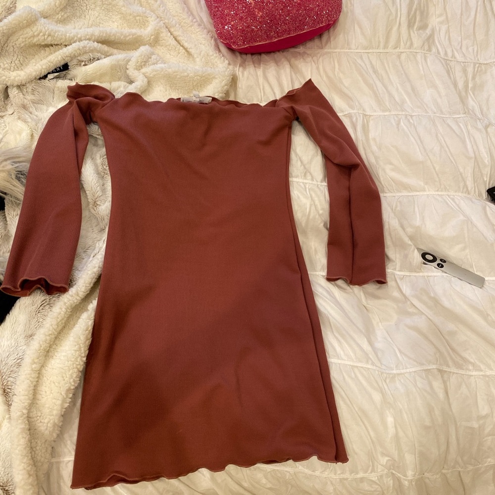 LF off shoulder dress - Picture 2 of 3